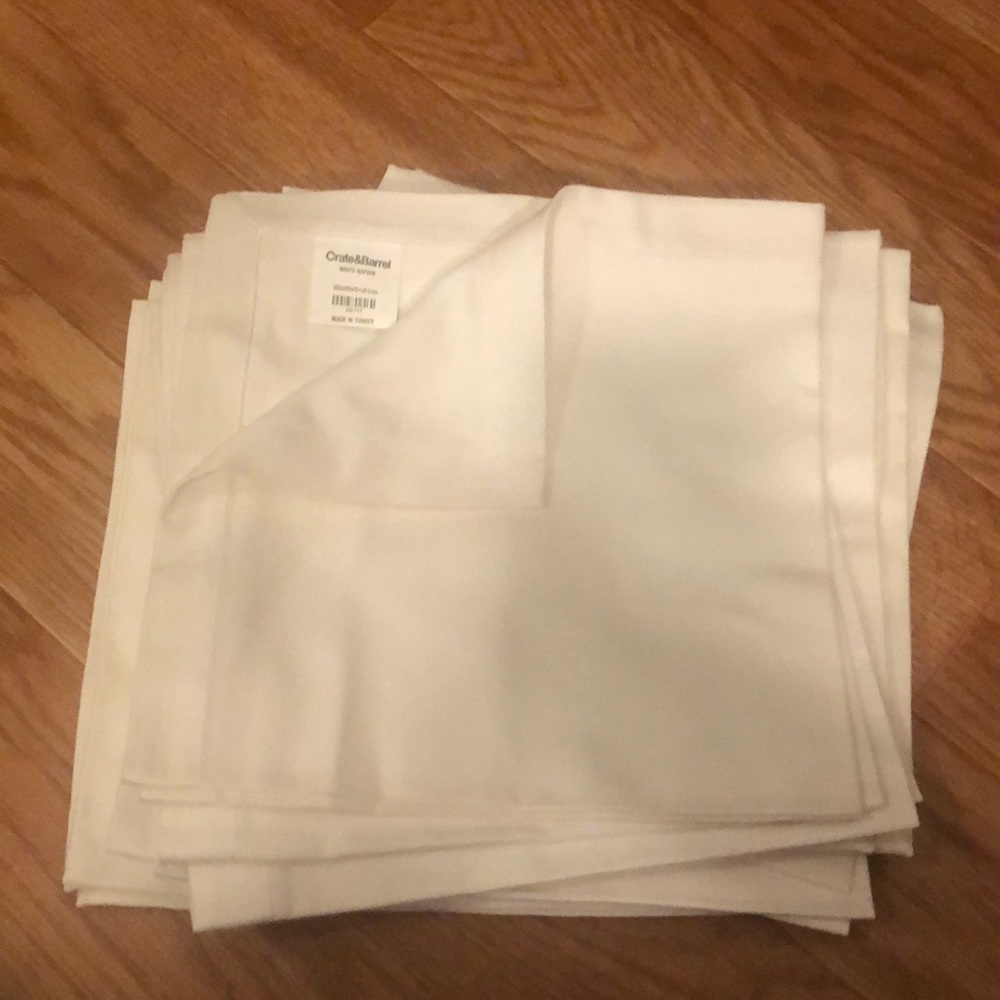 Set of 12 Crate and barrel napkins